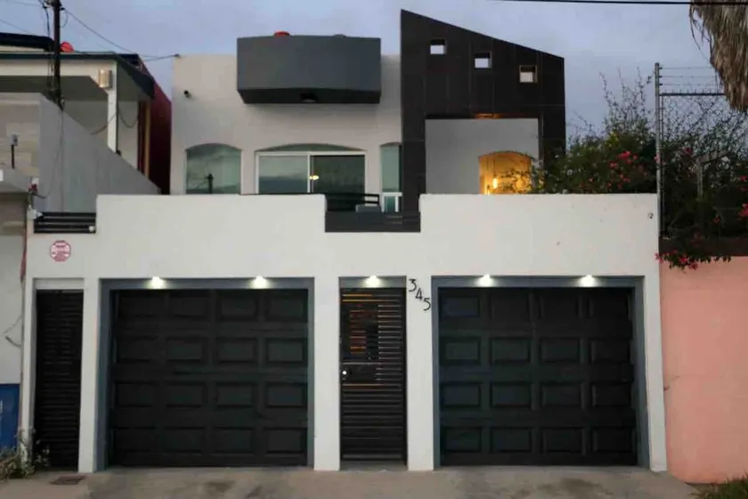 Residencia Playa Hermosa - Image 1