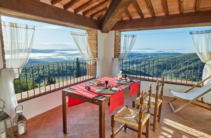 LA TORRE, AN EAGLE NEST ABOVE THE TUSCANY LANDSCAPE - Image 1