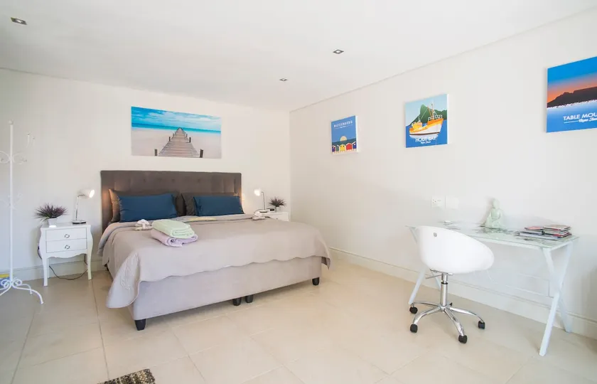 Camps Bay - Independent studio flat (Palm room) - Image 1