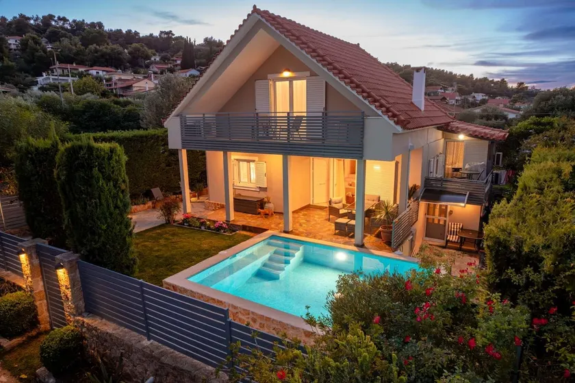 Athina Sea Villa Close To Athens - Image 1