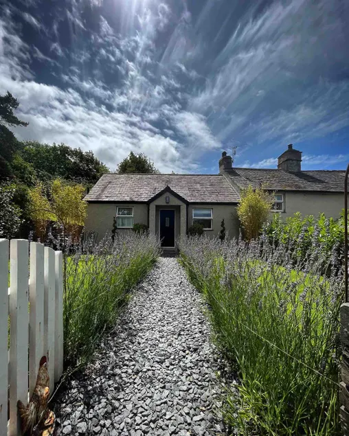 Lazy days Cottage near Ulverston - Image 1