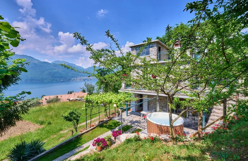 Little house in the woods•Hot tub•Sauna•AC•near Varenna - Image 1
