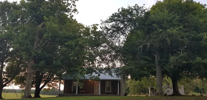 Cowboy Cabin in Mennonite Amish community - Image 1