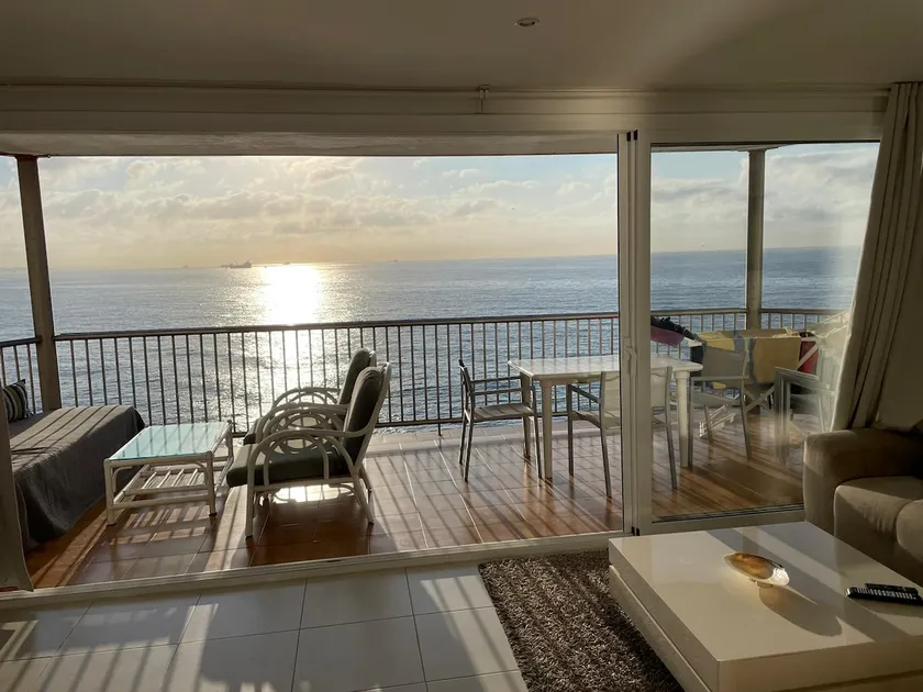 Escapade to unique place with direct sea access - Image 1