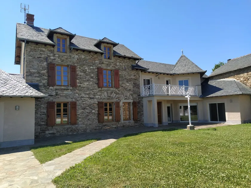 Vacation home in Aveyron - Image 1