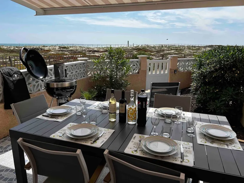Beautiful beachfront villa with sand between your toes. - Image 1