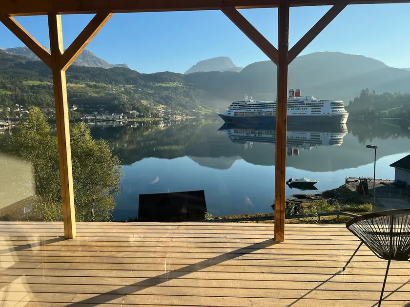 Room 6,Great seaview,privatbalcony.Shared kitschen - Image 1