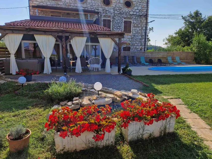 Villa Makale - Image 1