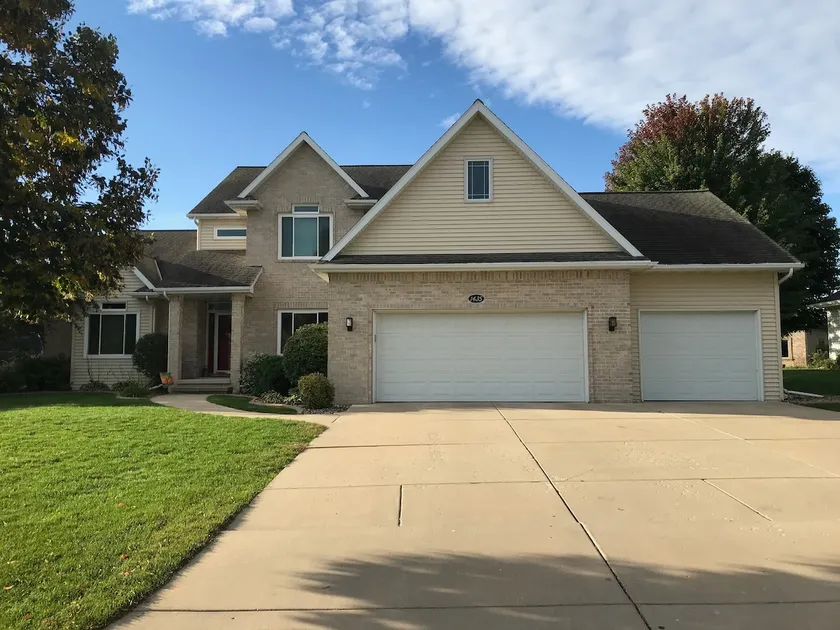 Rummelig Green Bay Home - Image 1