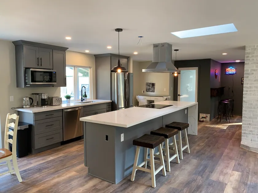 Country House in Maple Valley - Image 1
