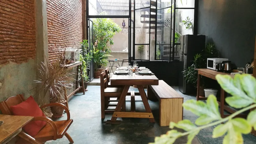 Authentic Heritage Shophouse Bkk’s Historical Area - Image 1