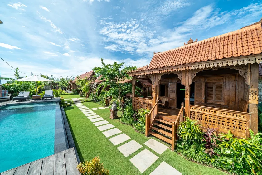 Wooden bungalow in the most beautiful spot. - Image 1
