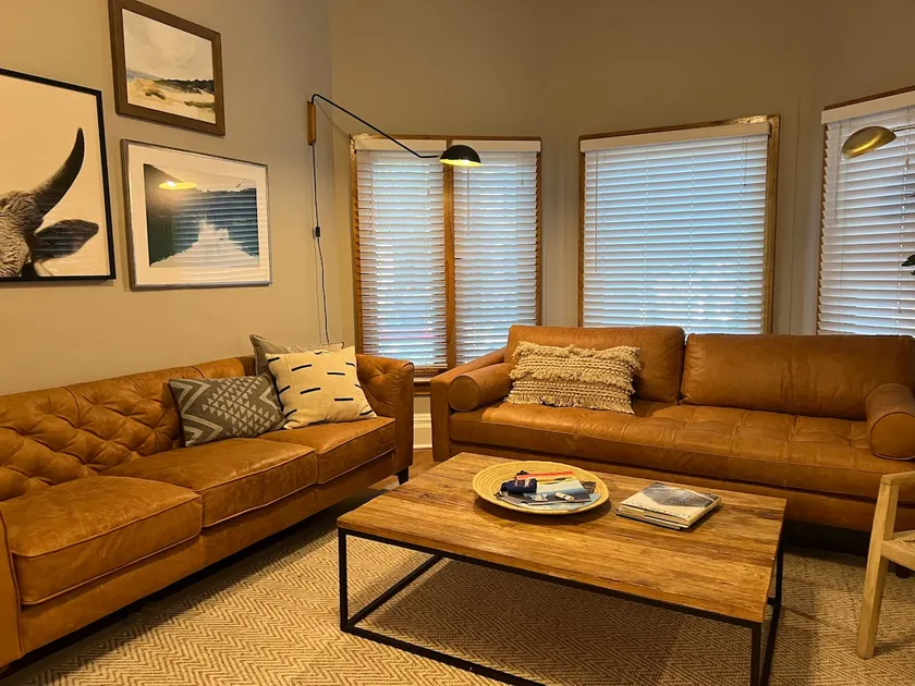 7B 3BA Private Unit in Lincoln Park near Wrigley - Image 1