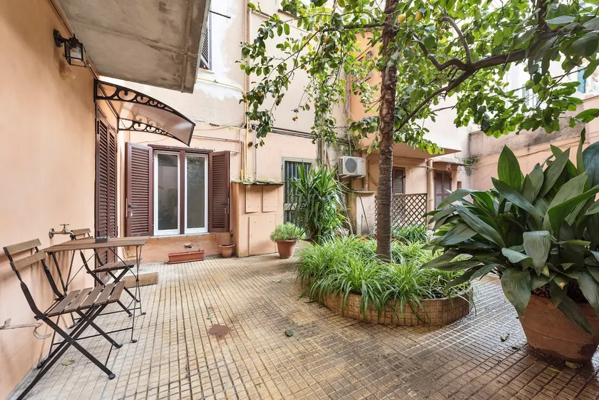 Apartment 'Pigneto 18' with Private Terrace, Wi-Fi and Air Conditioning - Image 1