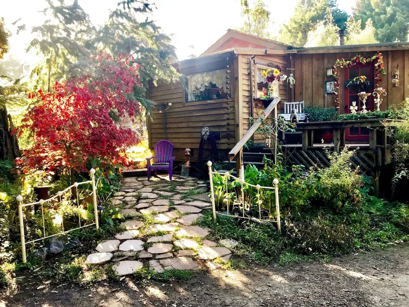 Charmingly Rustic-Pampered Comfort - Image 1