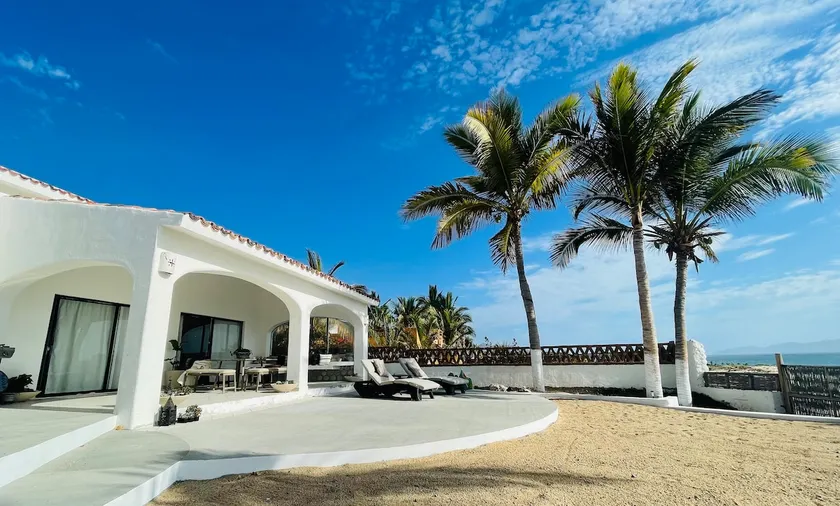 Best Location Beach House in Ventana for Boarders! - Image 1