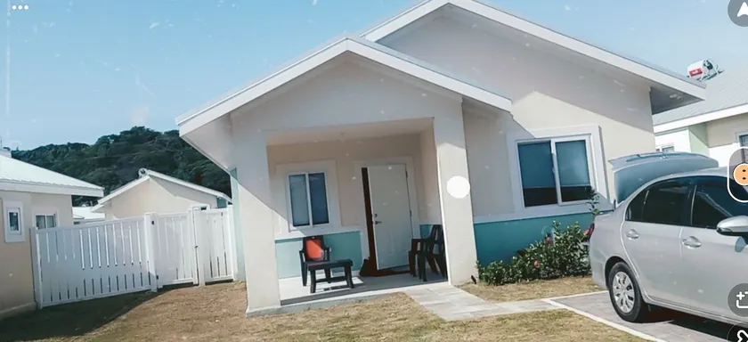Gated Home with view of the ocean - Image 1