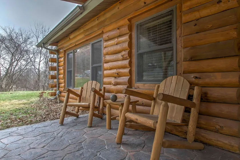 Cabin by the River: Visited by Treehouse Masters! - Image 1