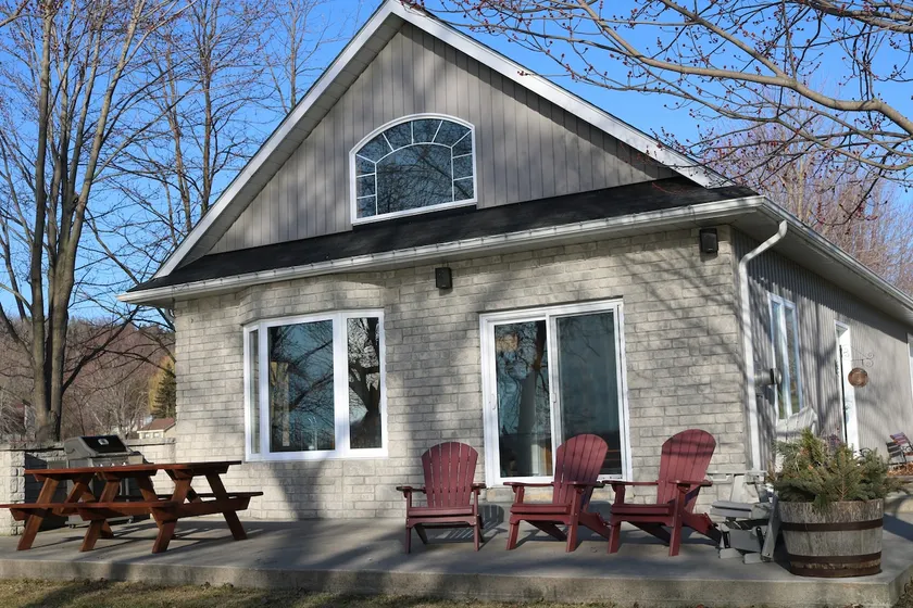 Long Reach Retreat Cottage på den smukke Bay of Quinte, Prince Edward County - Image 1