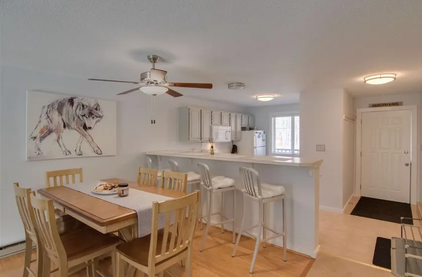 Beautiful, Light & Airy - vacation condo w/ pool. - Image 1