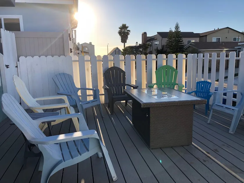 Channel Islands Beach Cottage near the sand - Image 1
