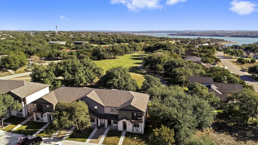New Lake Travis Home on Golf Course w / Golf Cart - Image 1