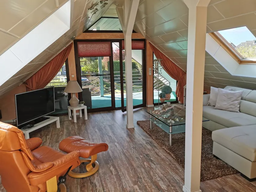 Time out with a garden view Top floor apartment with loggia - Image 1