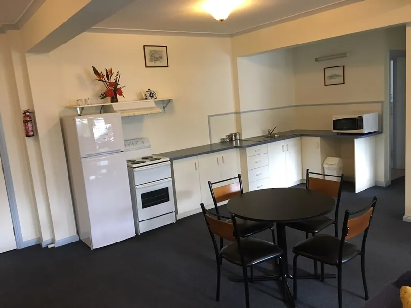 Cherry Lane Apartments - Image 1