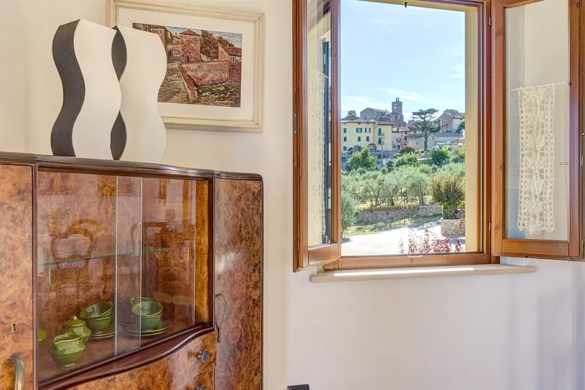 Apartament Lucignano Window - Image 1