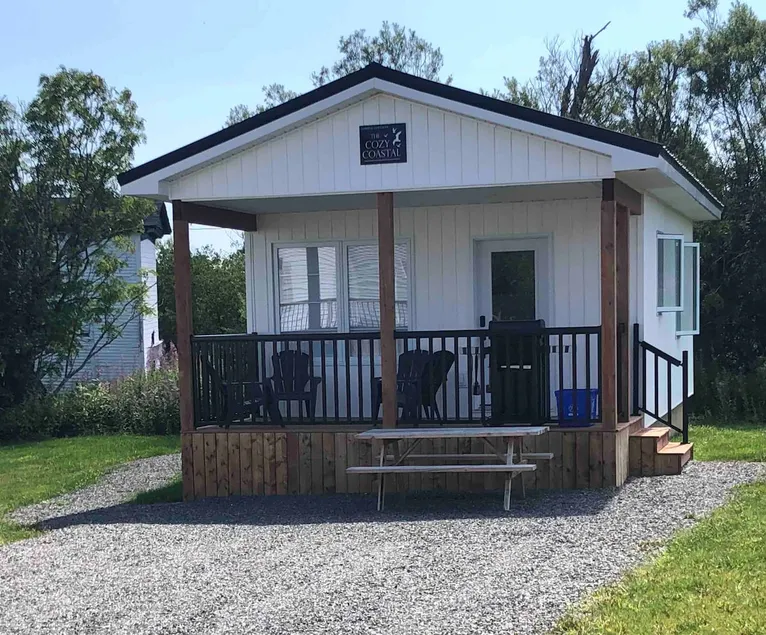 #2 Cozy Coastal Cottage with views of the bay - Image 1