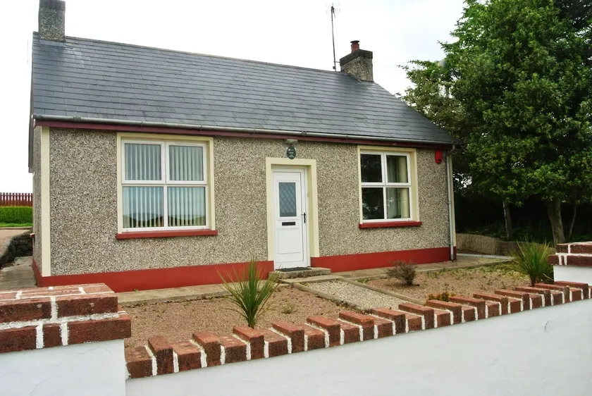 Charlie's, Armoy - Image 1