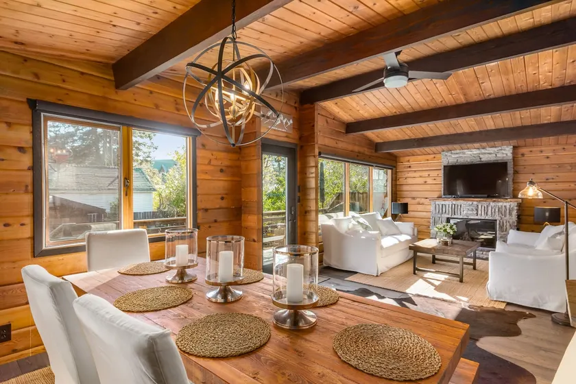 Rustic Chic Banff Mountain Home - Image 1