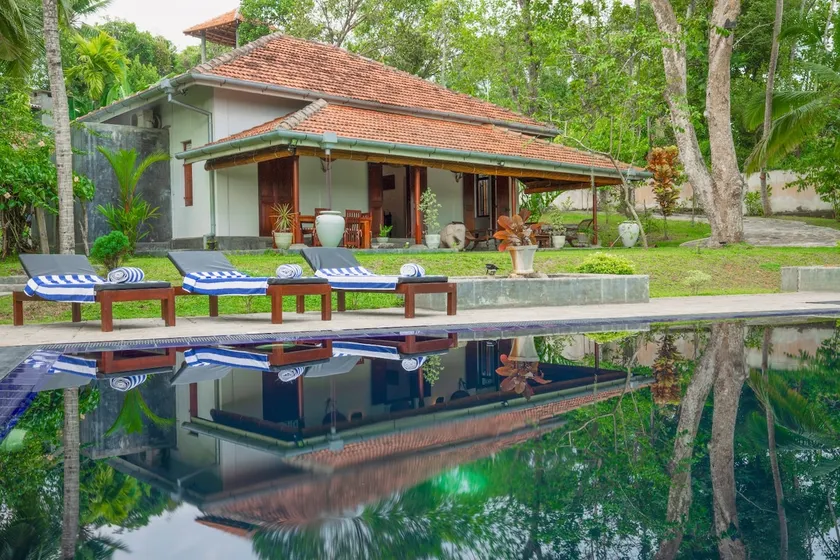Villa Godahena, wunderschöne Villa am See mit privaten Gärten, Pool und Affen! - Image 1