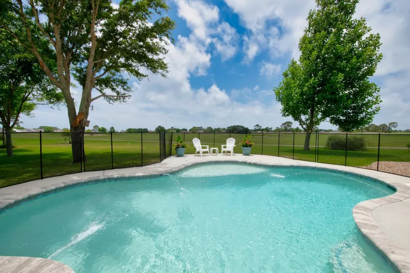 Golf, Sunsets, Beach Great for families, sleeps 10 - Image 1
