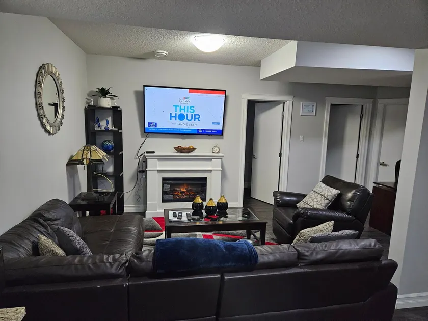 Cozy 2 Bdr Basement Suite, Free parking on site. - Image 1