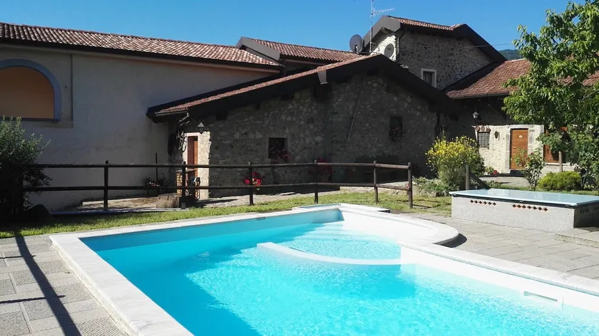 Family apartment- 3 rooms- pool view - Image 1