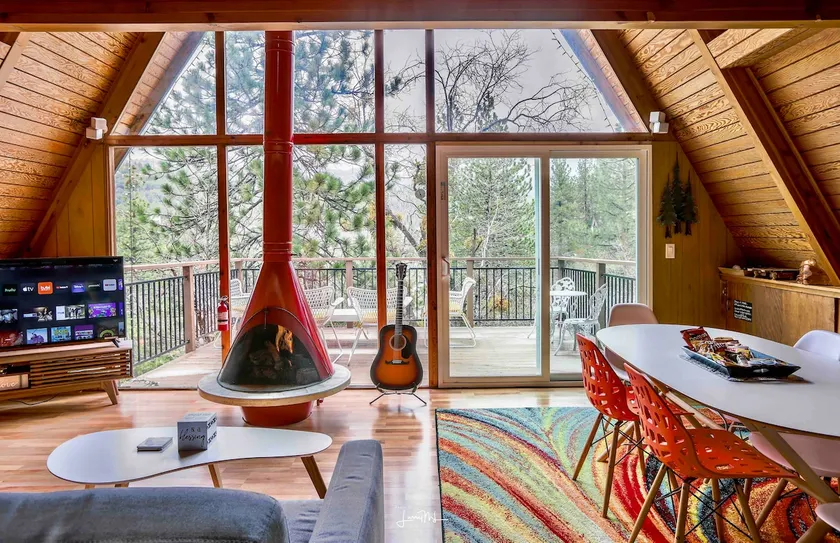 A-Frame of Arrowbear; stunning cabin with mountain VIEWS - Image 1
