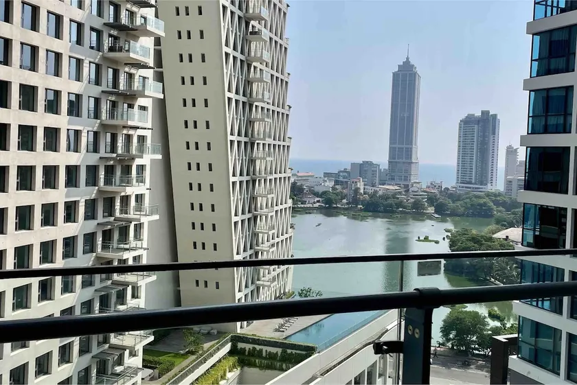 Bright New Central Apartment - Image 1