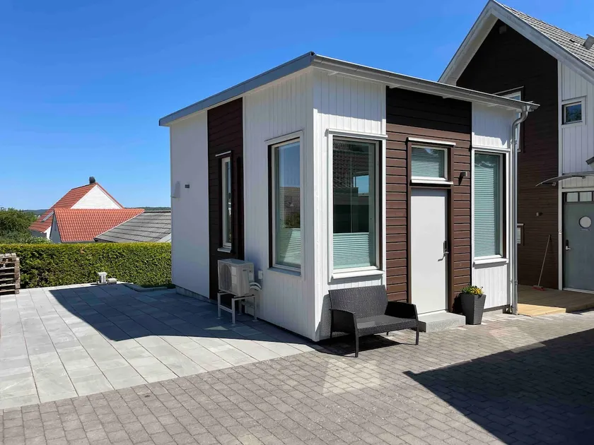 Modern guesthouse with sauna close to sea and city - Image 1