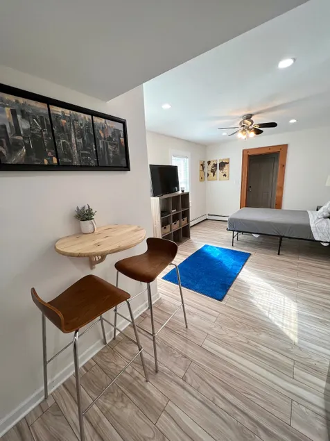 Cozy 1BD Studio in Downtown Stamford - Image 1