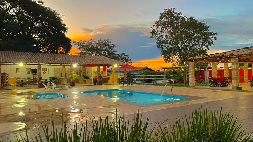 Sítio Luz de Pérgola space & leisure heated pool - Image 1
