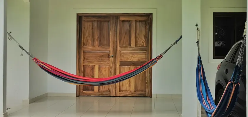 Comfortable, fenced and safe house. - Image 1
