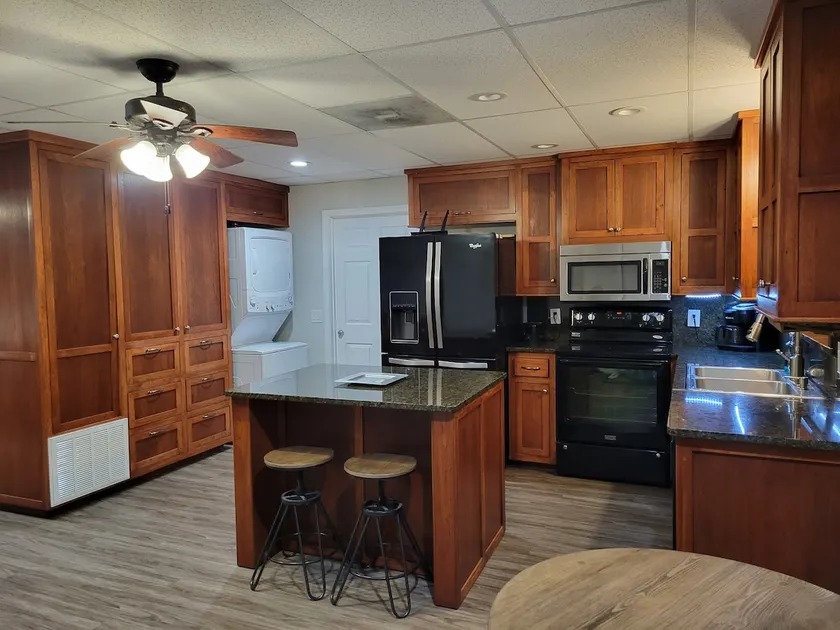 Honey Creek Guesthouse - Image 1