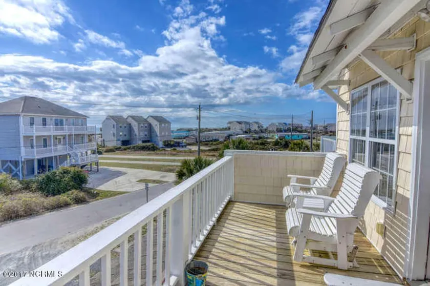 4-Bed Oasis | Ocean Views | Family-Friendly - Image 1