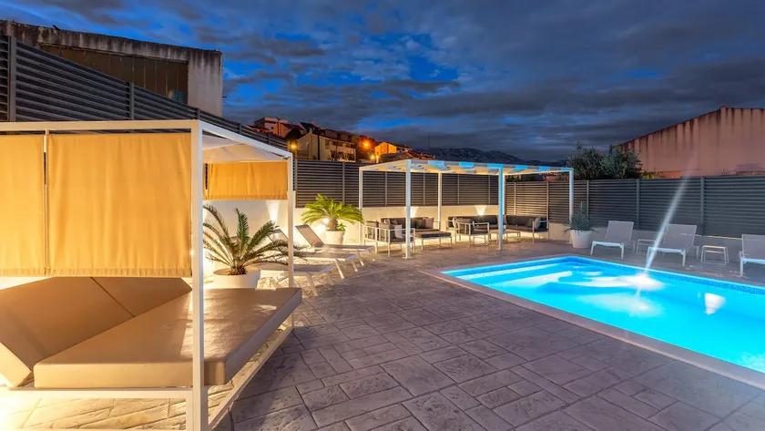 Private Heated pool - Mira in Split - Image 1