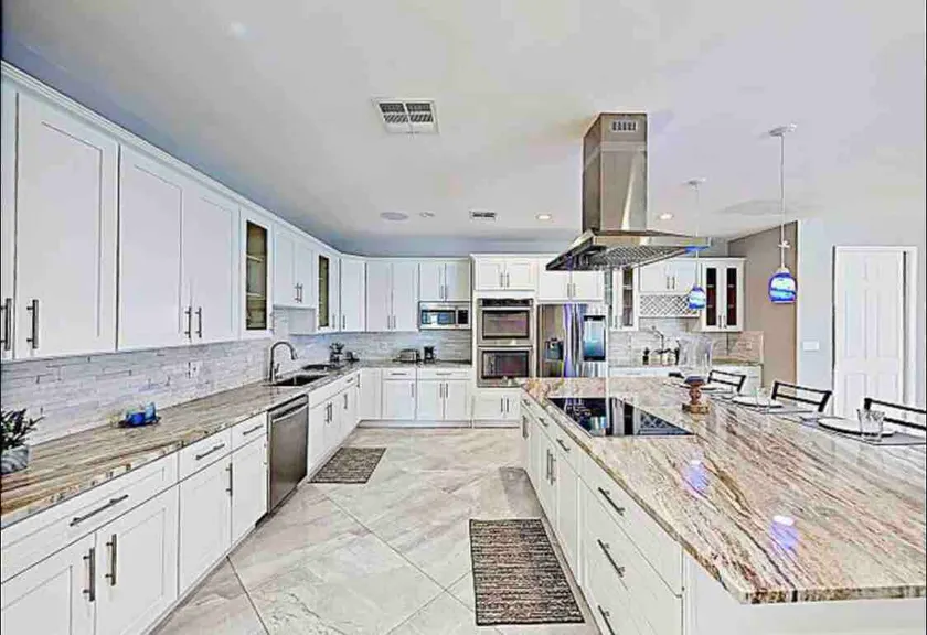 Spacious Home with Pool East Lantana - Image 1