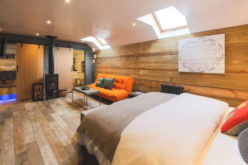 'An Leti' Dog-friendly luxury s/king studio suite - Image 1