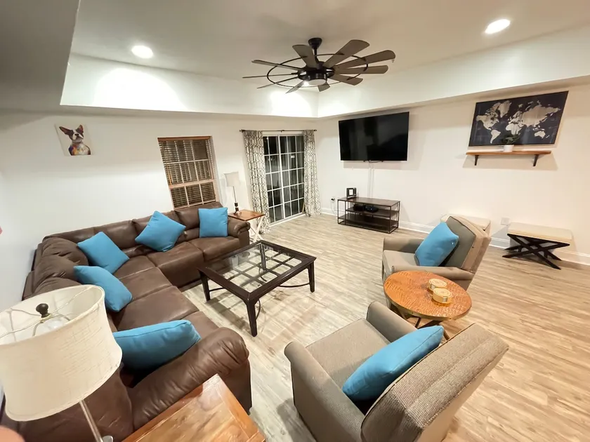 Hum Dinger 4br 3bath by the Beach - Image 1