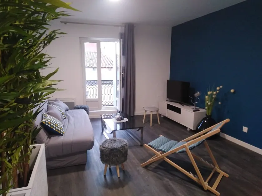 60 m2 apartment in Mèze with 2 bedrooms - Image 1