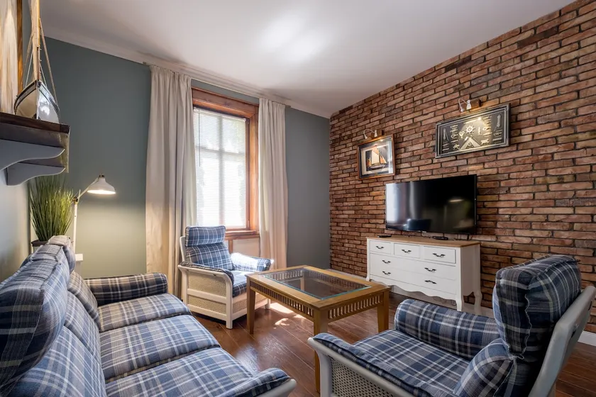 Old House Apartments no. 3 - Image 1